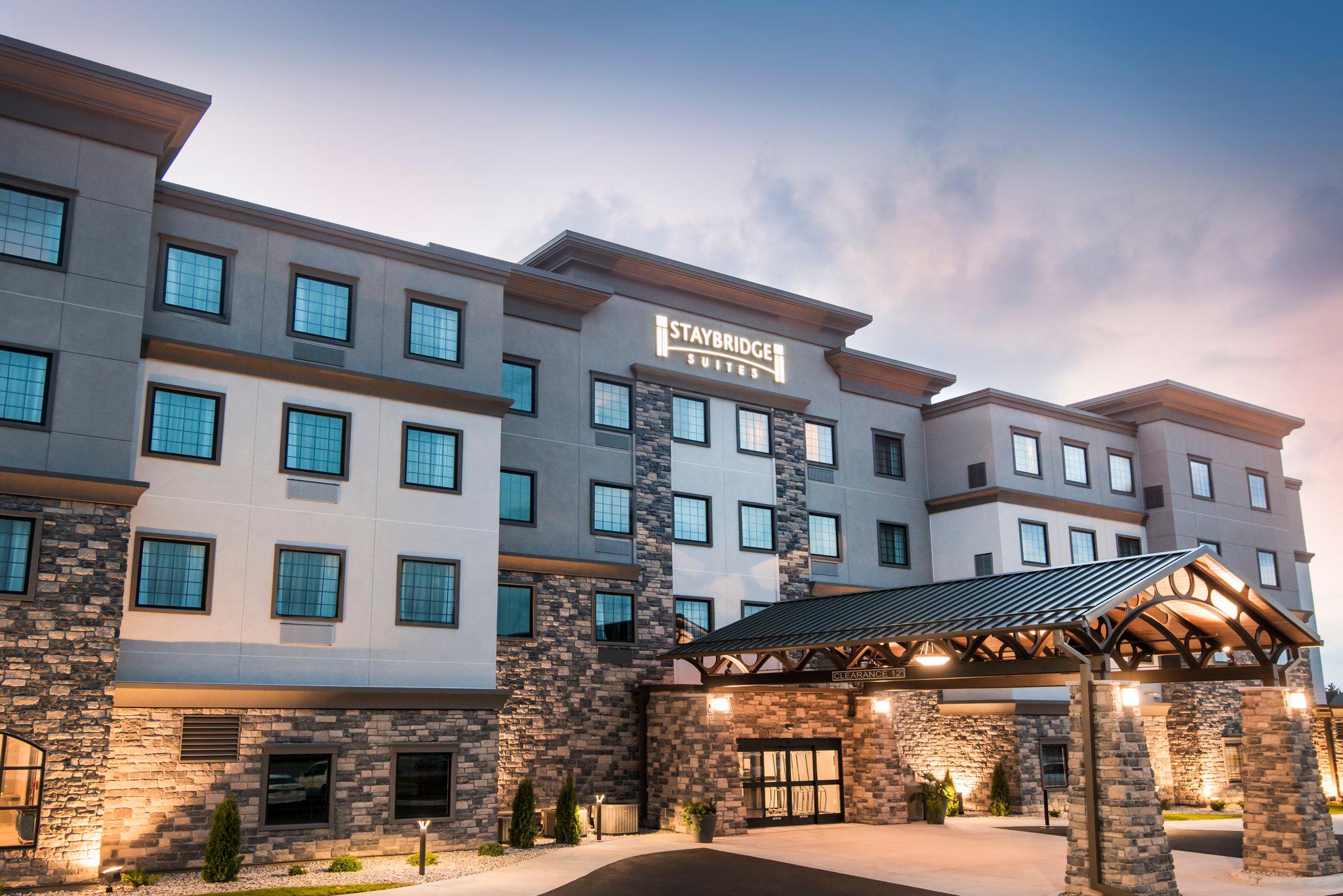 Staybridge Suites Wisconsin Dells - Lake Delton Photo