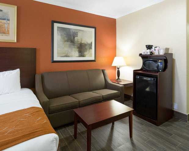 Images Comfort Suites