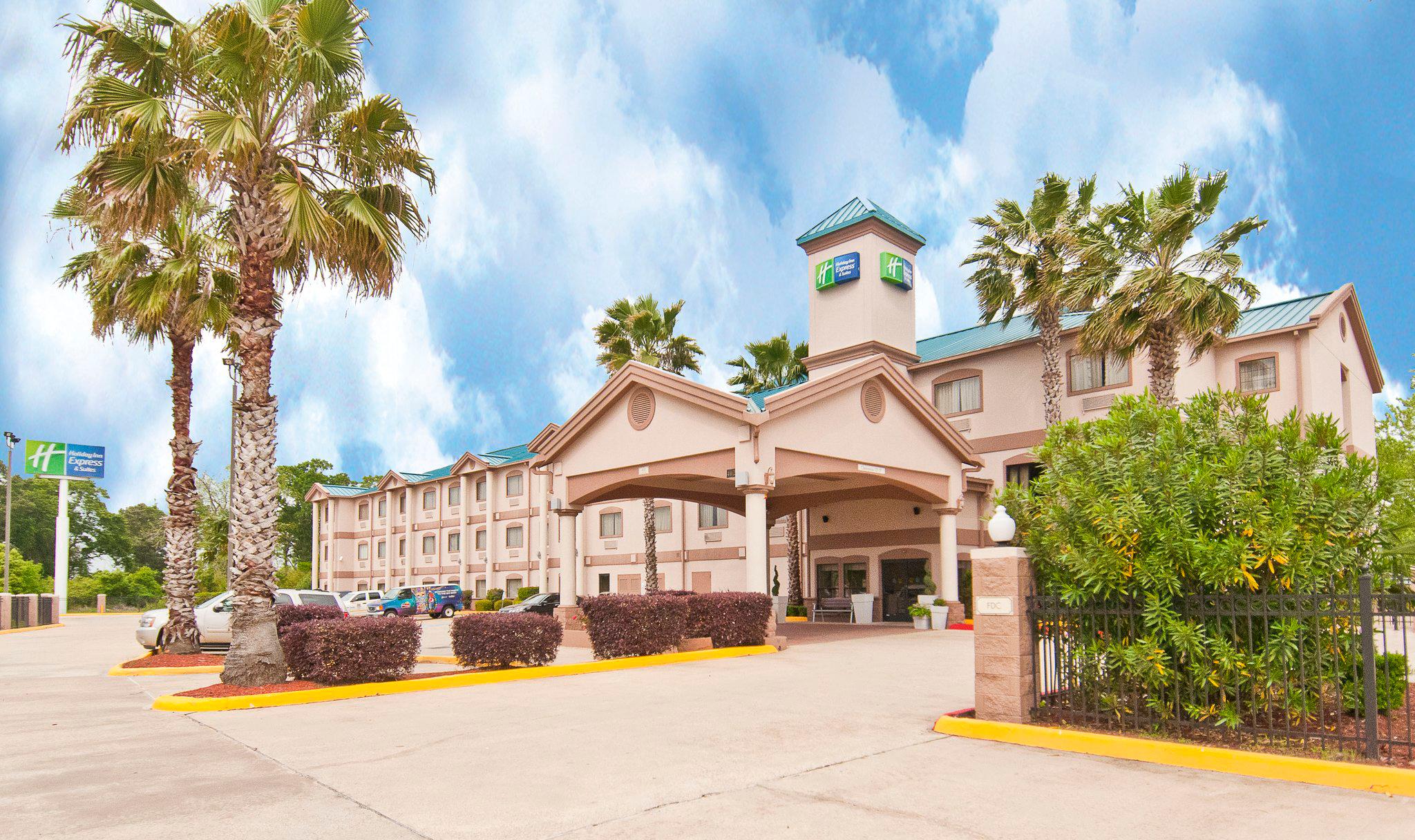 Holiday Inn Express & Suites Lake Charles Photo