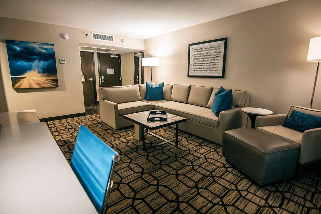 DoubleTree by Hilton Lubbock University Area Image