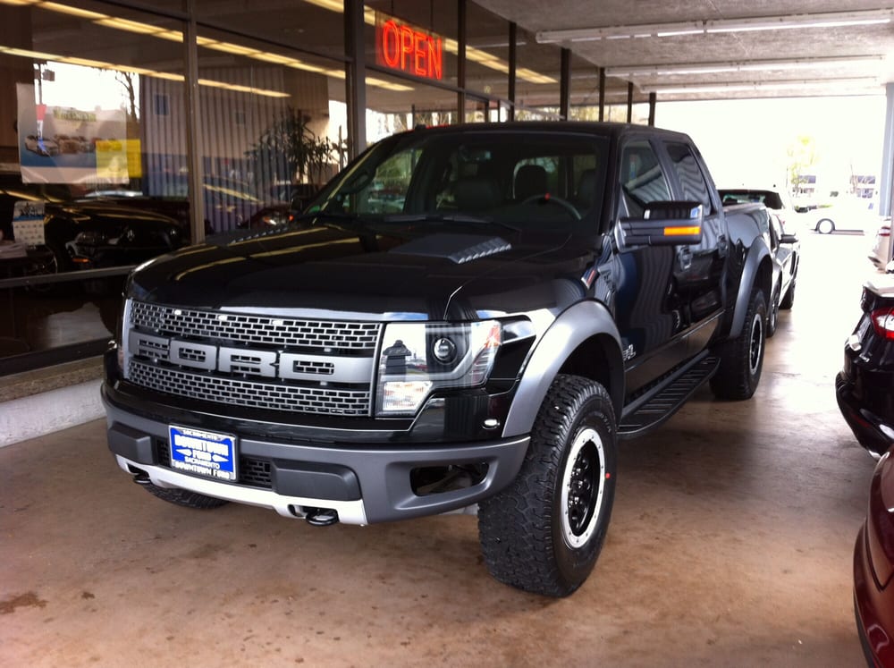 Downtown Ford Sales Photo