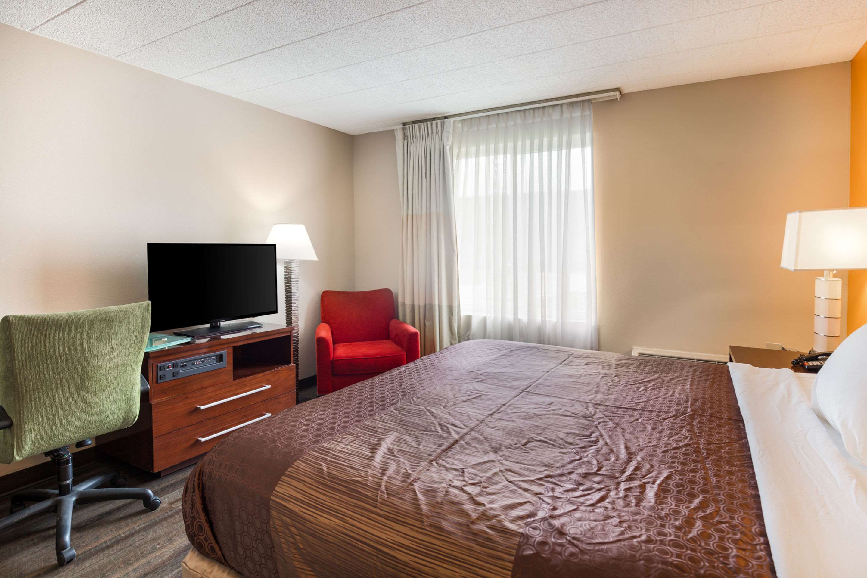 Rodeway Inn & Suites Stroudsburg - Poconos Photo