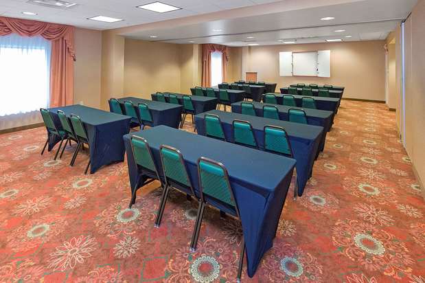 Images Hampton Inn & Suites Blairsville