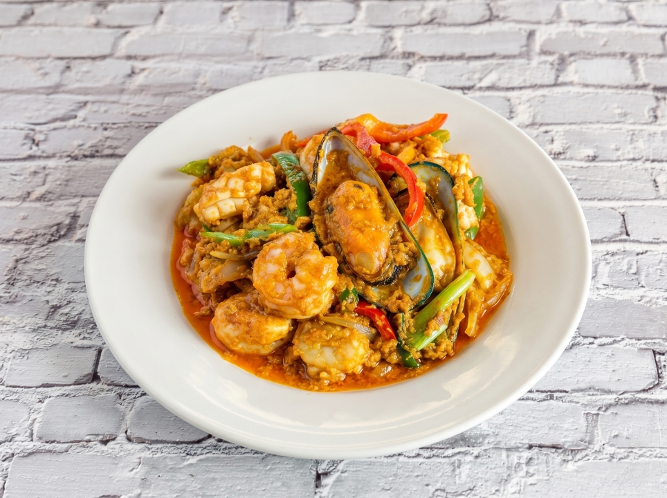 - Stir Fried Seafood with Curry Powder