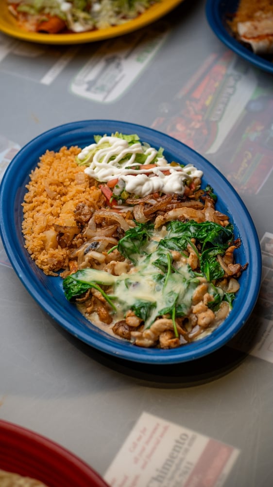Mariachis Chicken