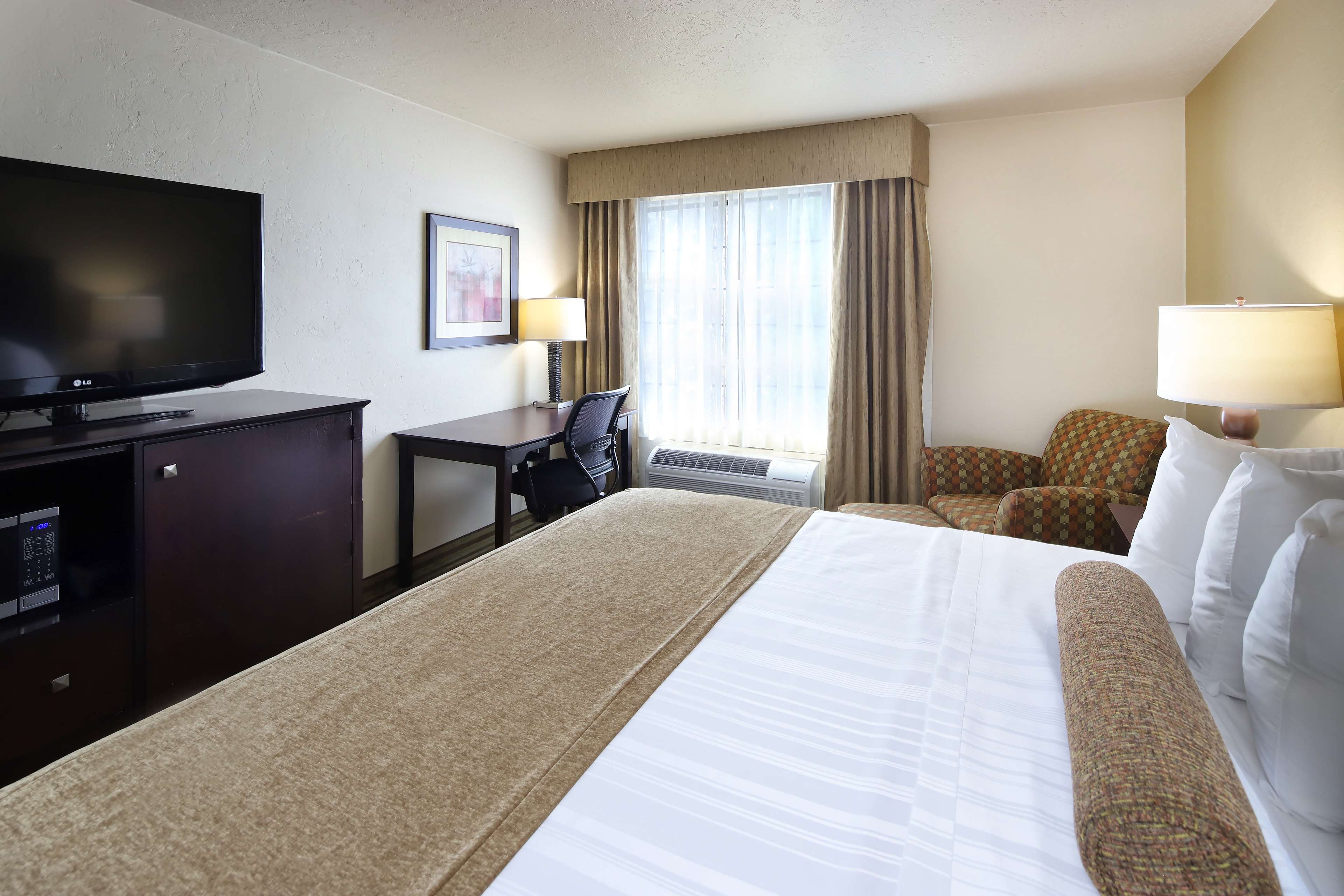 Best Western Tucson Int'l Airport Hotel & Suites Photo