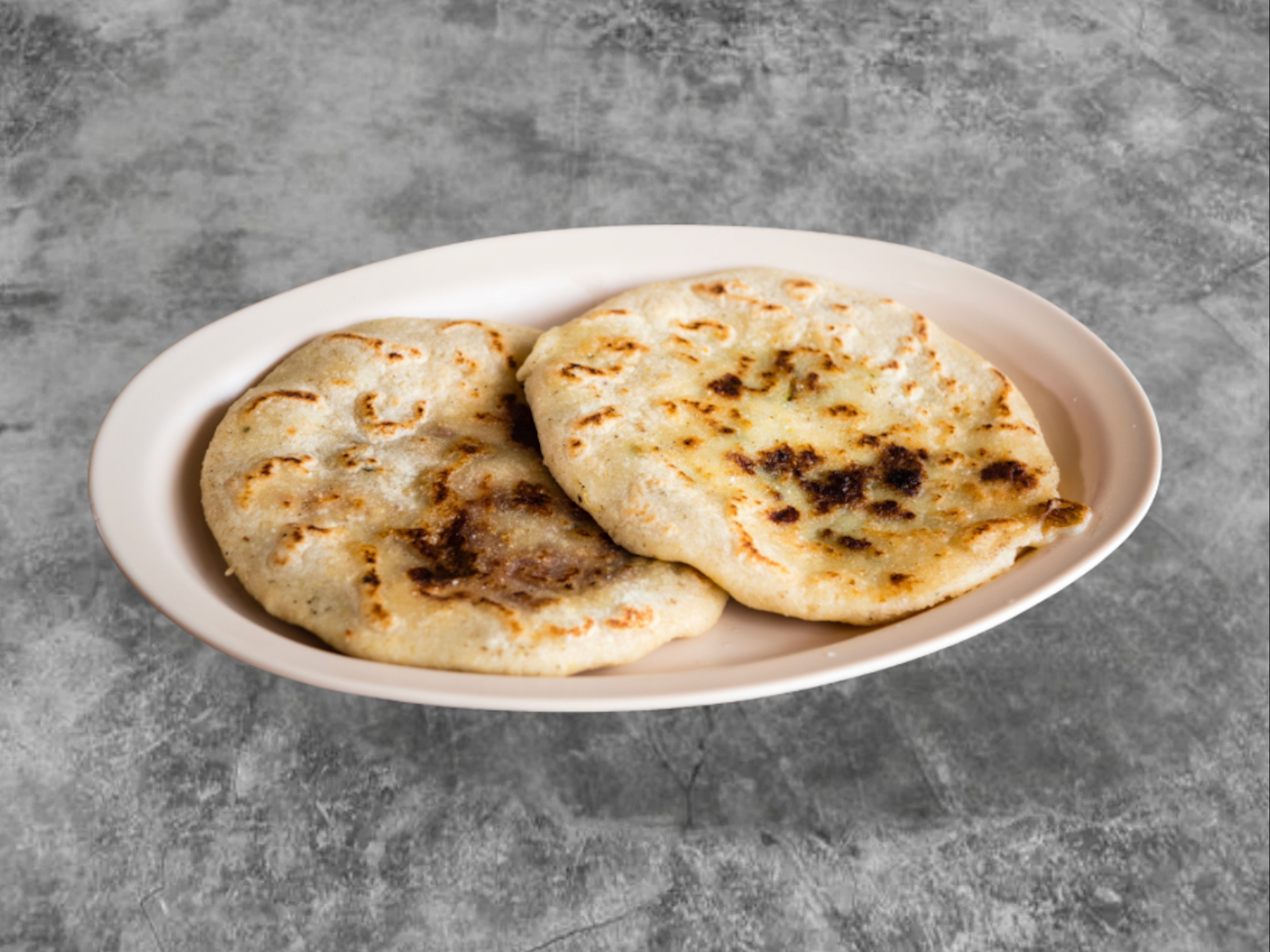 Revuelta (Frijol, Queso y Chicharron)