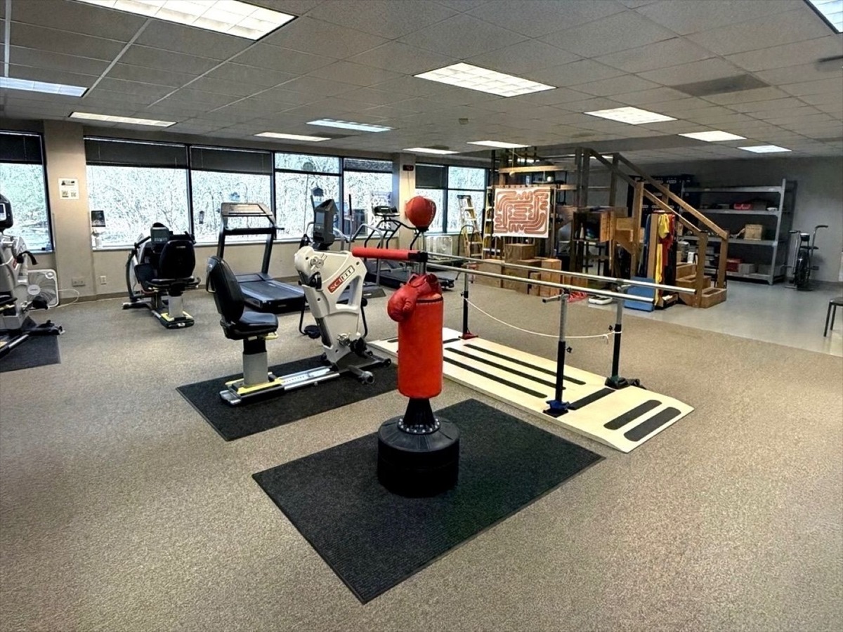 Select Physical Therapy - Kansas City - Meadowlark Lane