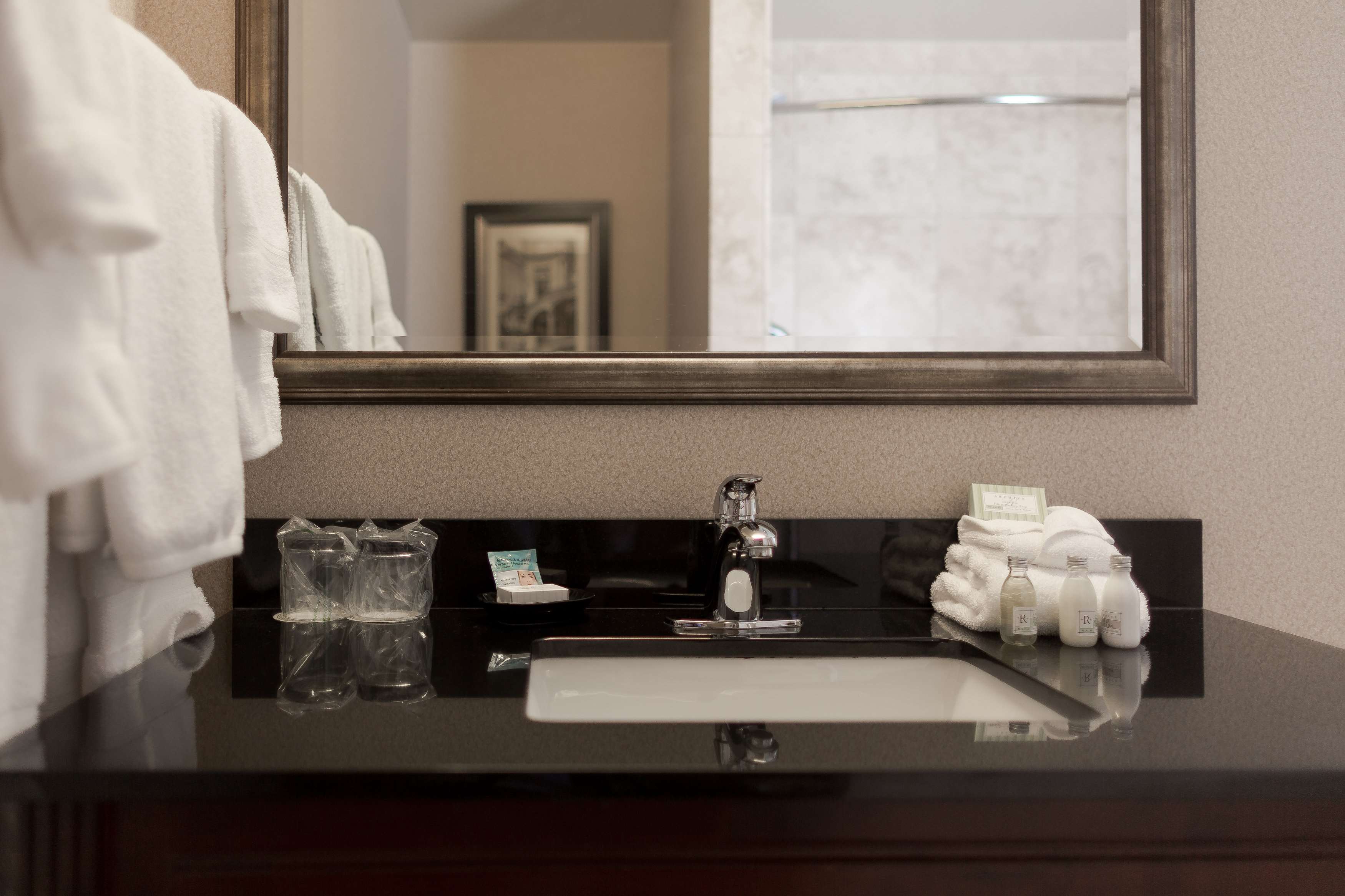 Best Western Heritage Inn Photo