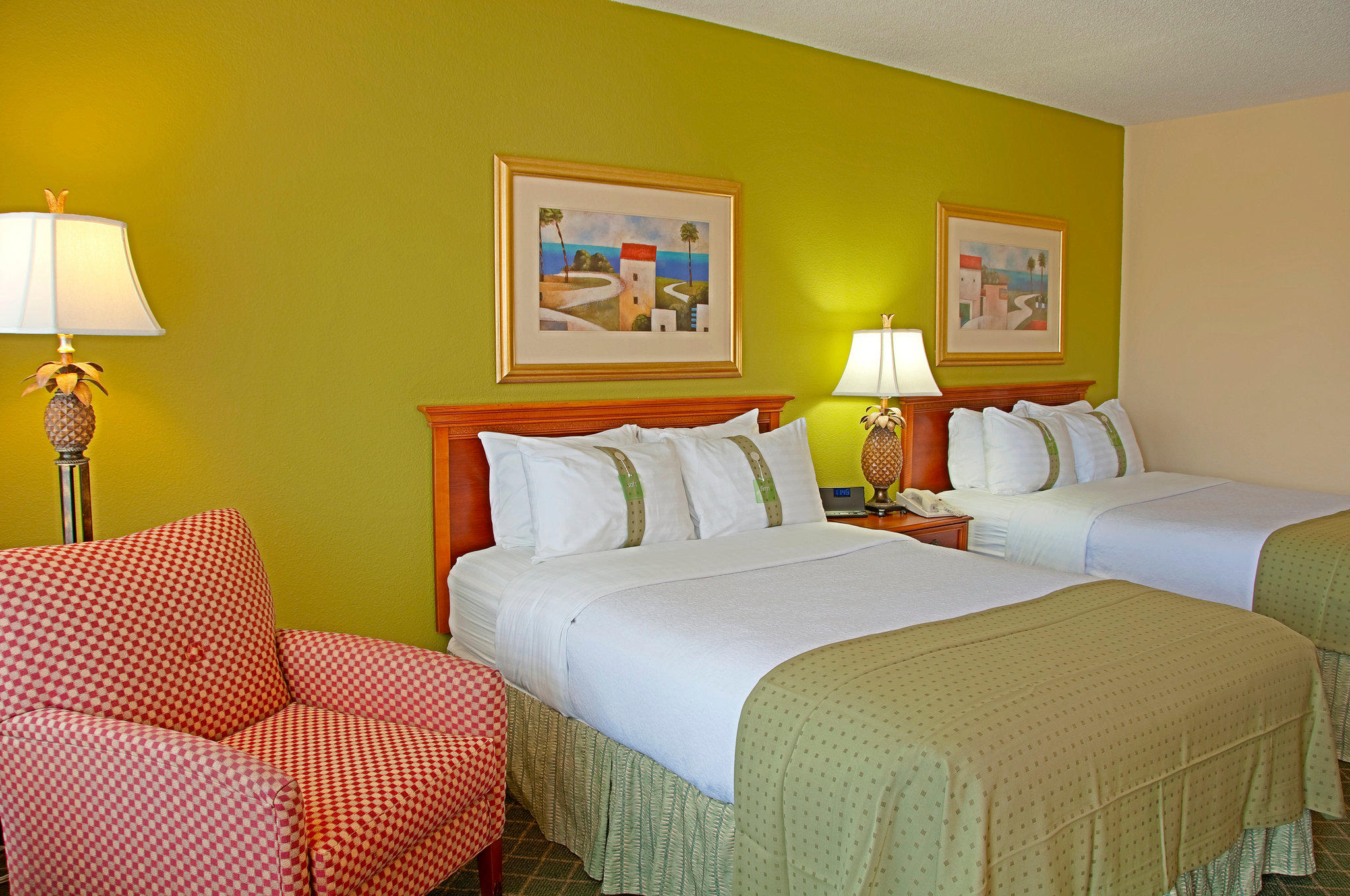 Holiday Inn & Suites Vero Beach-Oceanside Photo