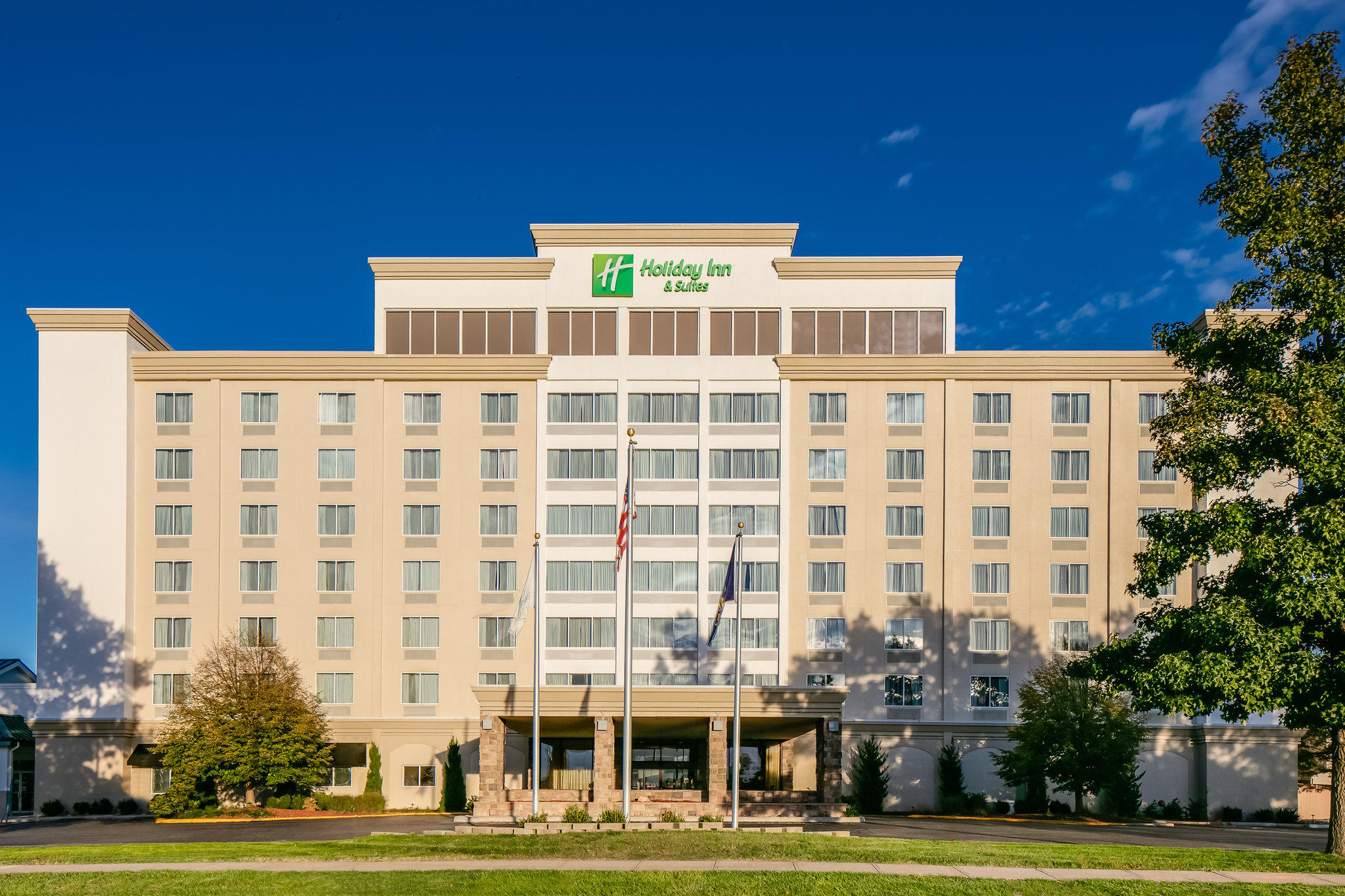 Holiday Inn & Suites Overland Park-West Photo