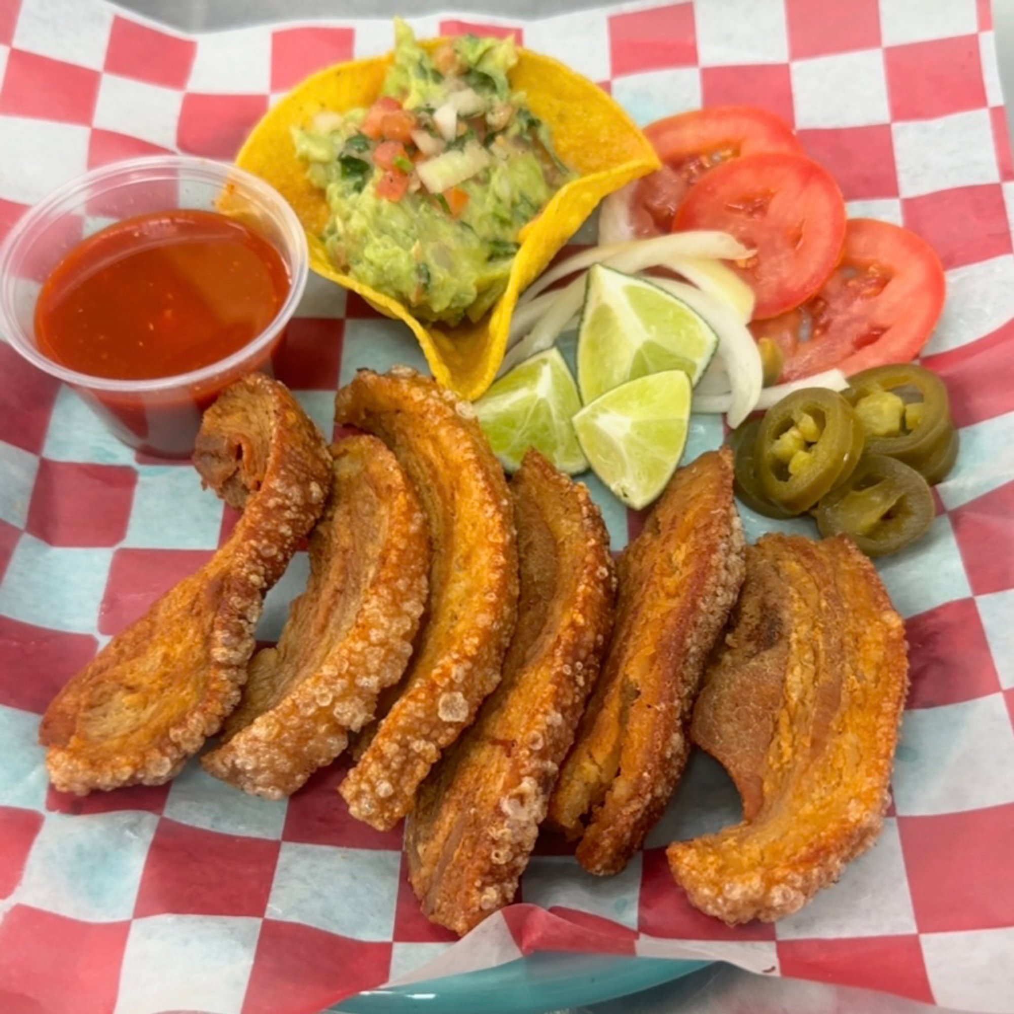 🐷 Chicharrones &Guacamole