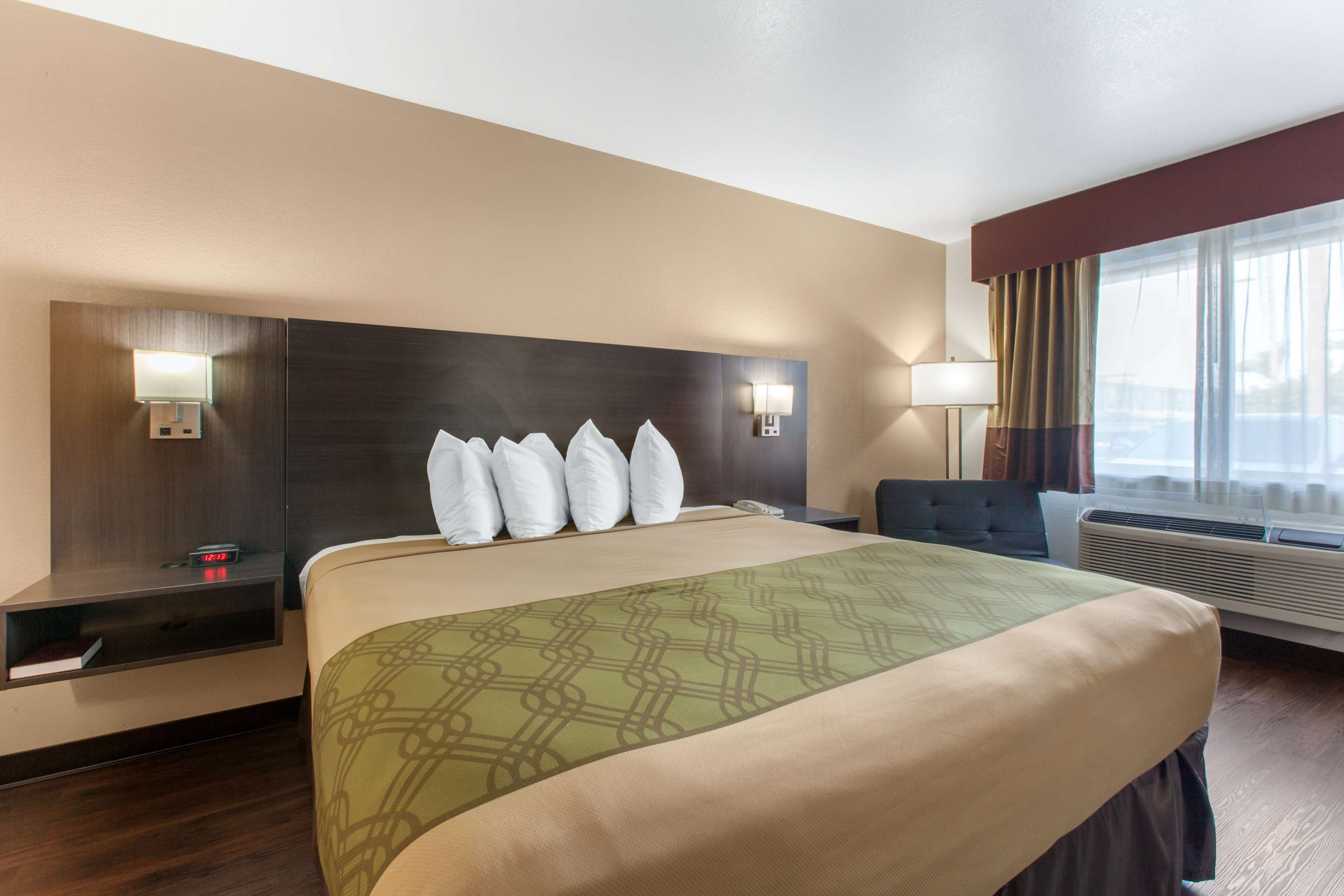 SureStay Hotel by Best Western Phoenix Airport Photo