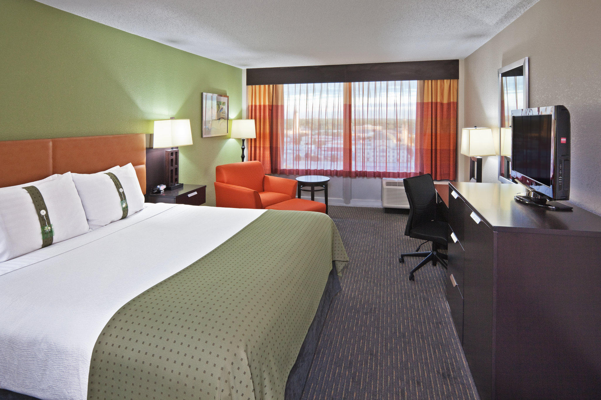 Holiday Inn Tulsa City Center Photo