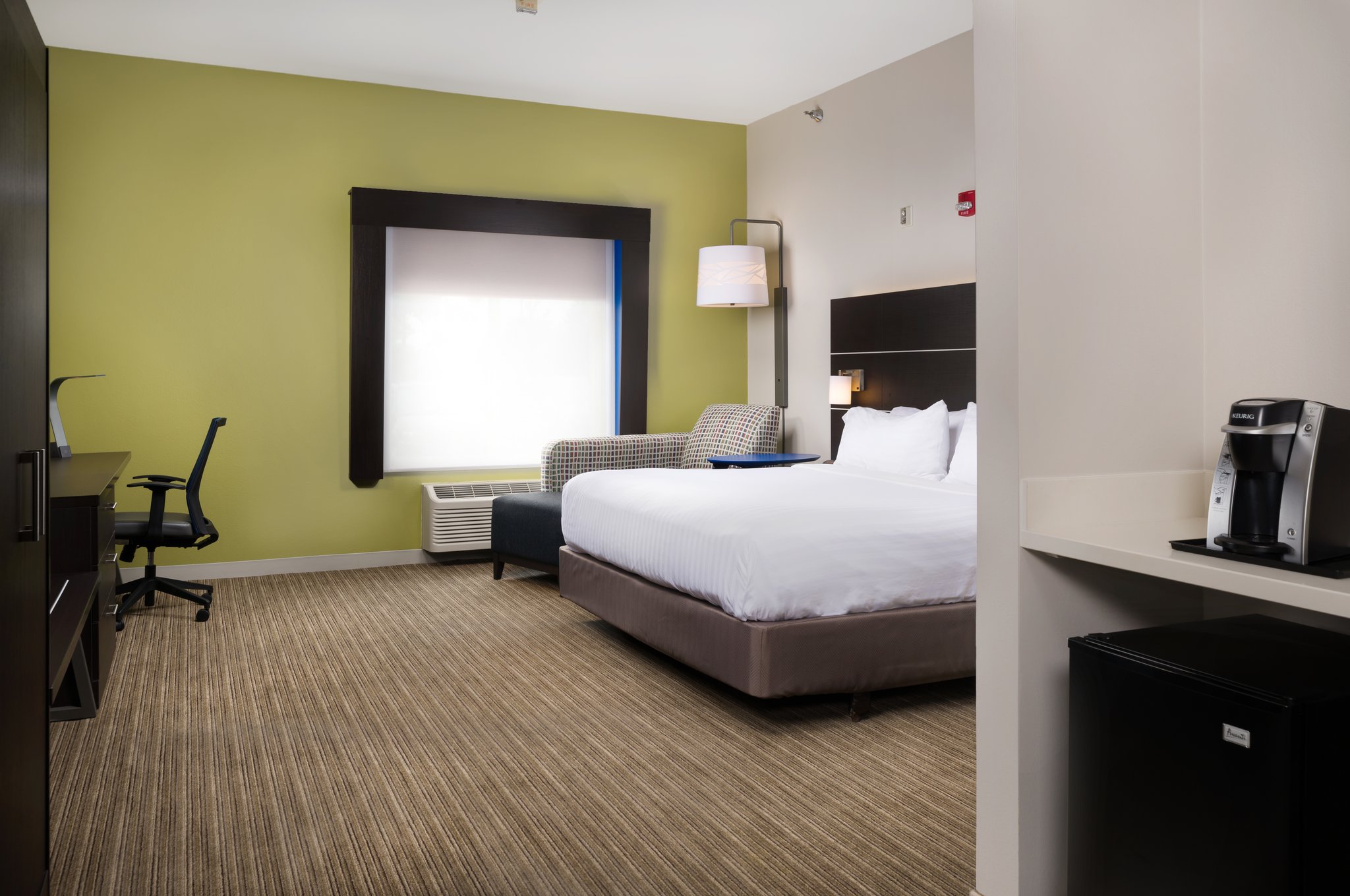 Holiday Inn Express & Suites Independence-Kansas City by IHG Image