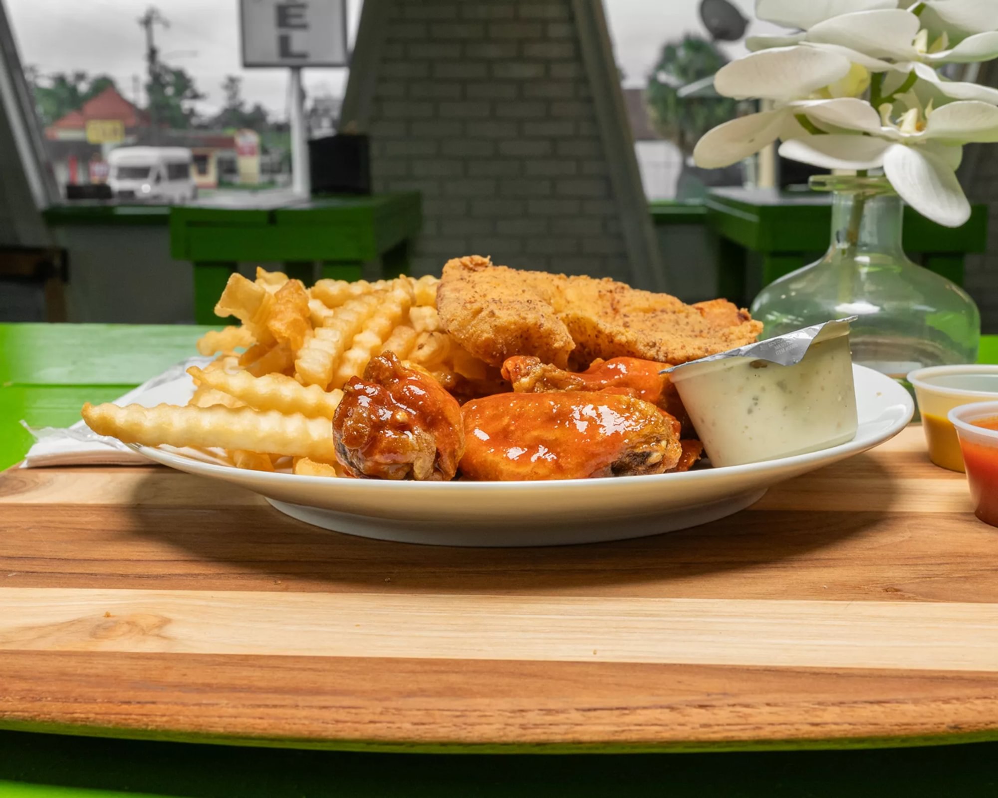 TJ's Crispy Fish & Chicken