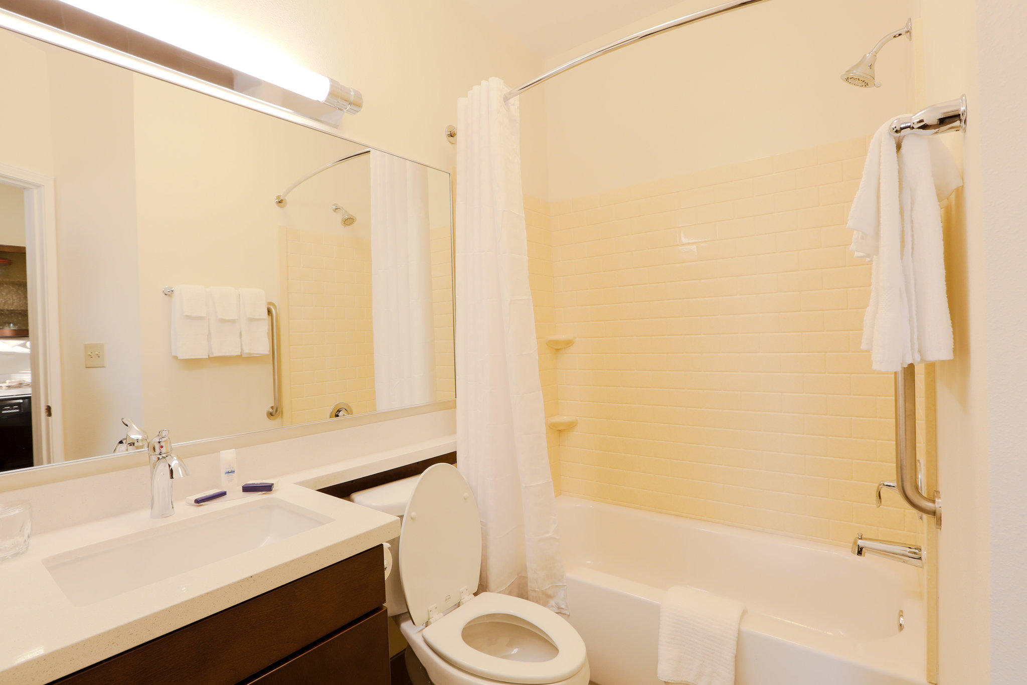 Candlewood Suites Auburn Photo