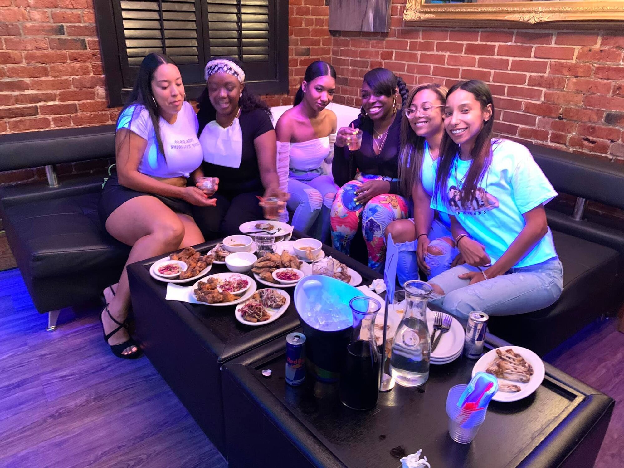 RHINO RESTAURANT & LOUNGE Image