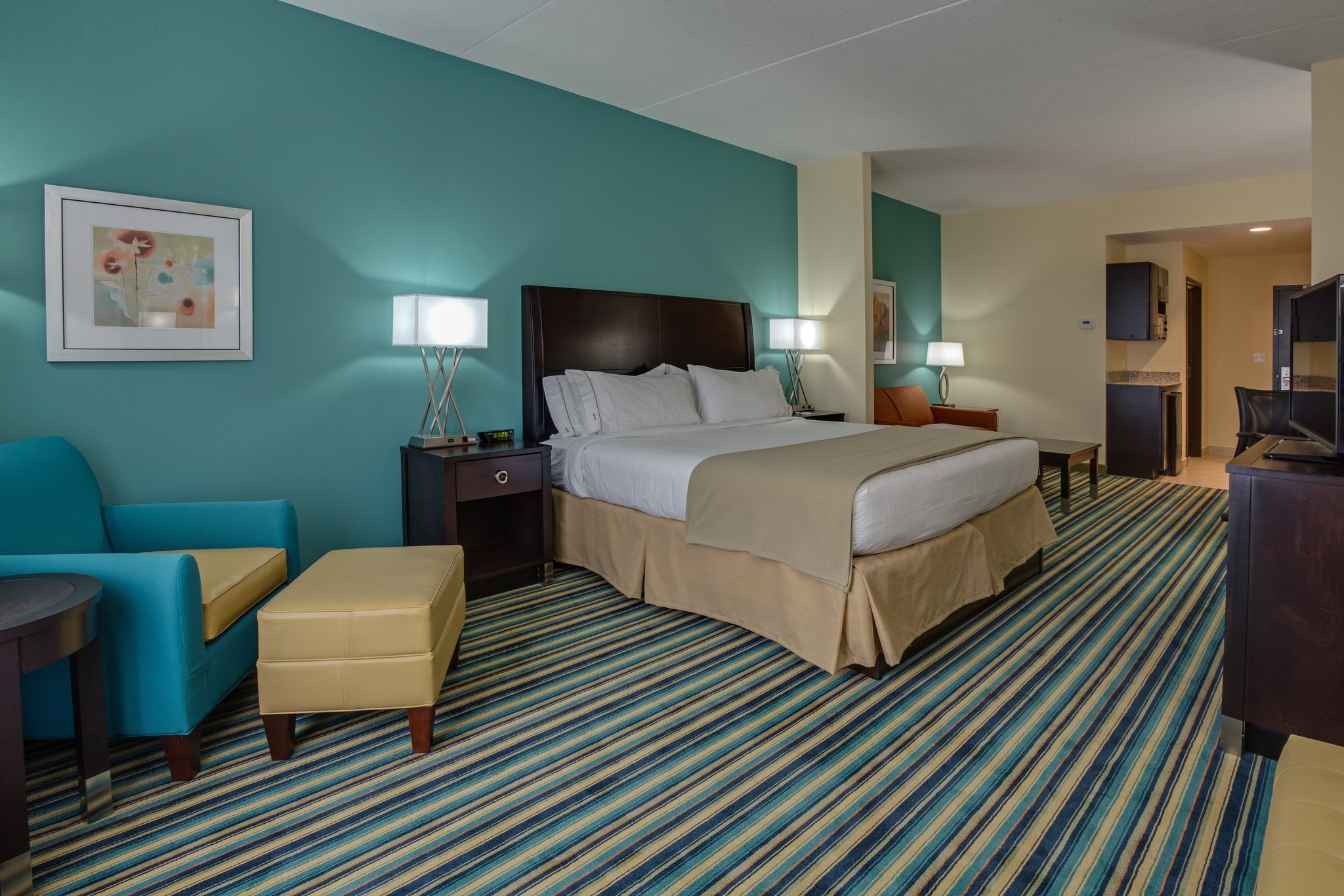 Holiday Inn Express & Suites Orlando East-Ucf Area Photo