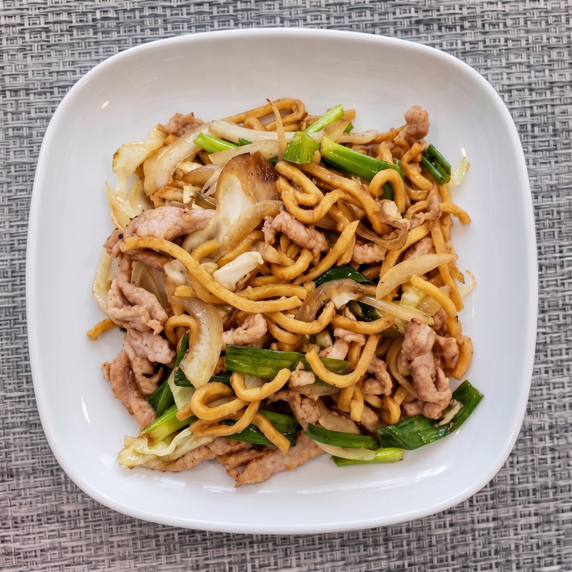 Fried Udon with Black Pepper Beef / 黑椒牛肉炒烏冬