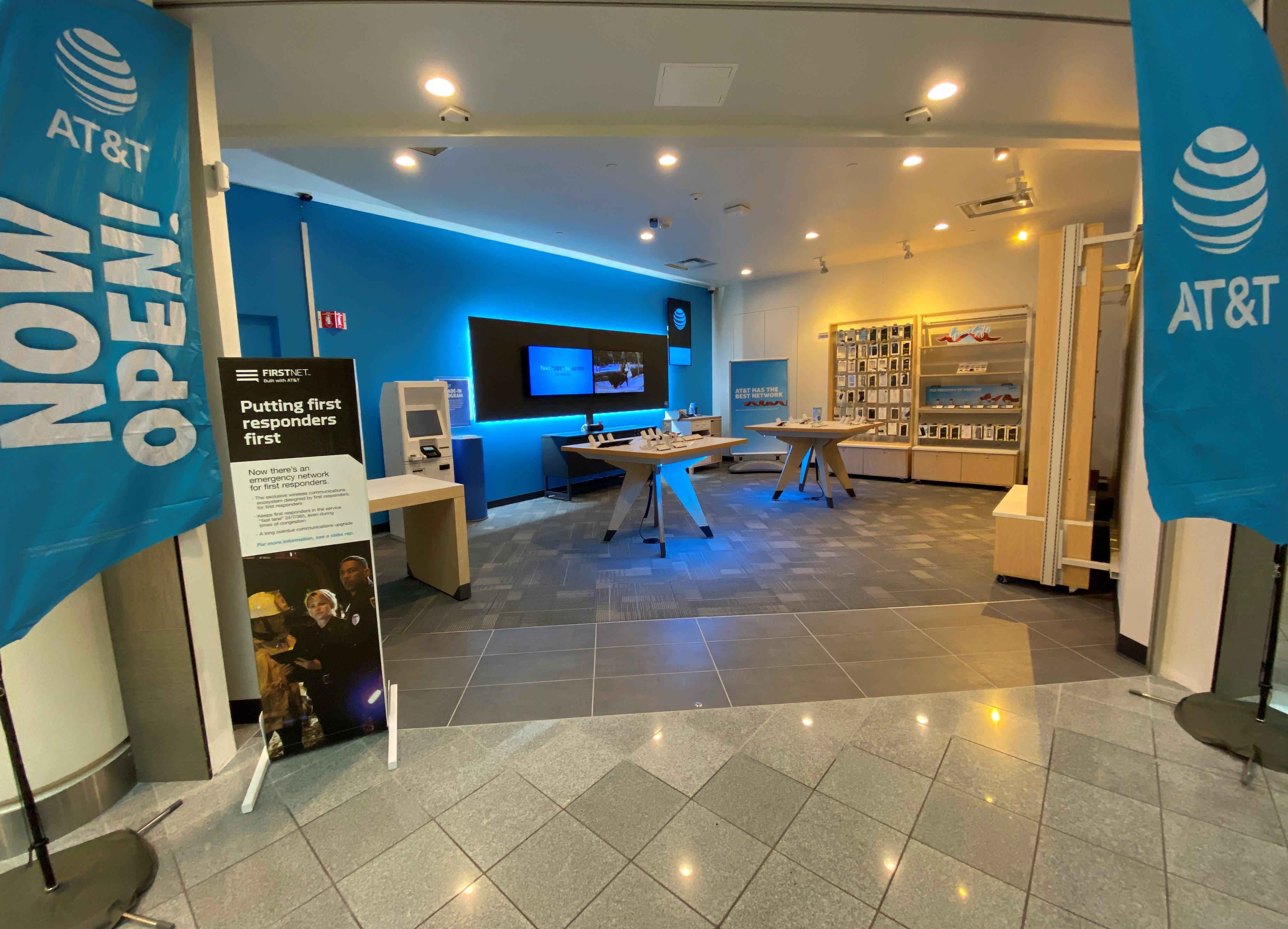 AT&amp;T Store - CLOSED Logo