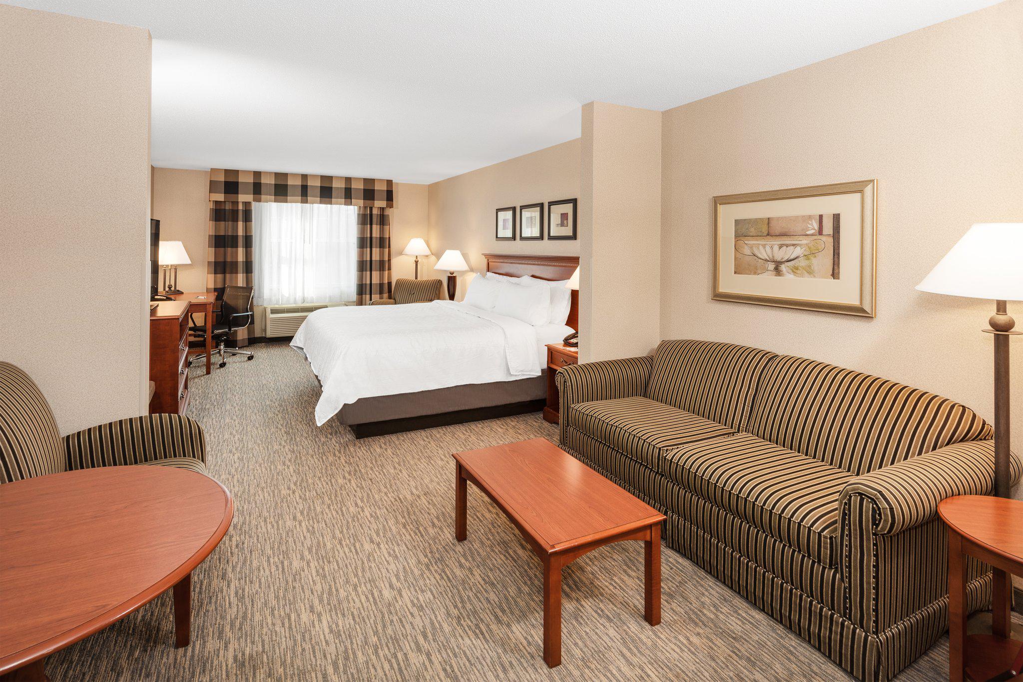 Holiday Inn Express & Suites Hampton South-Seabrook Photo