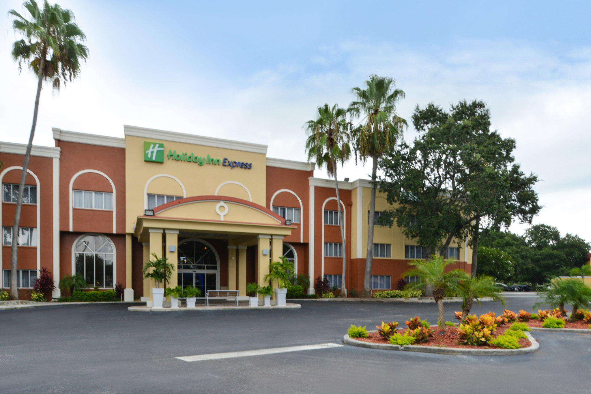 Holiday Inn Express Clearwater East - Icot Center Photo