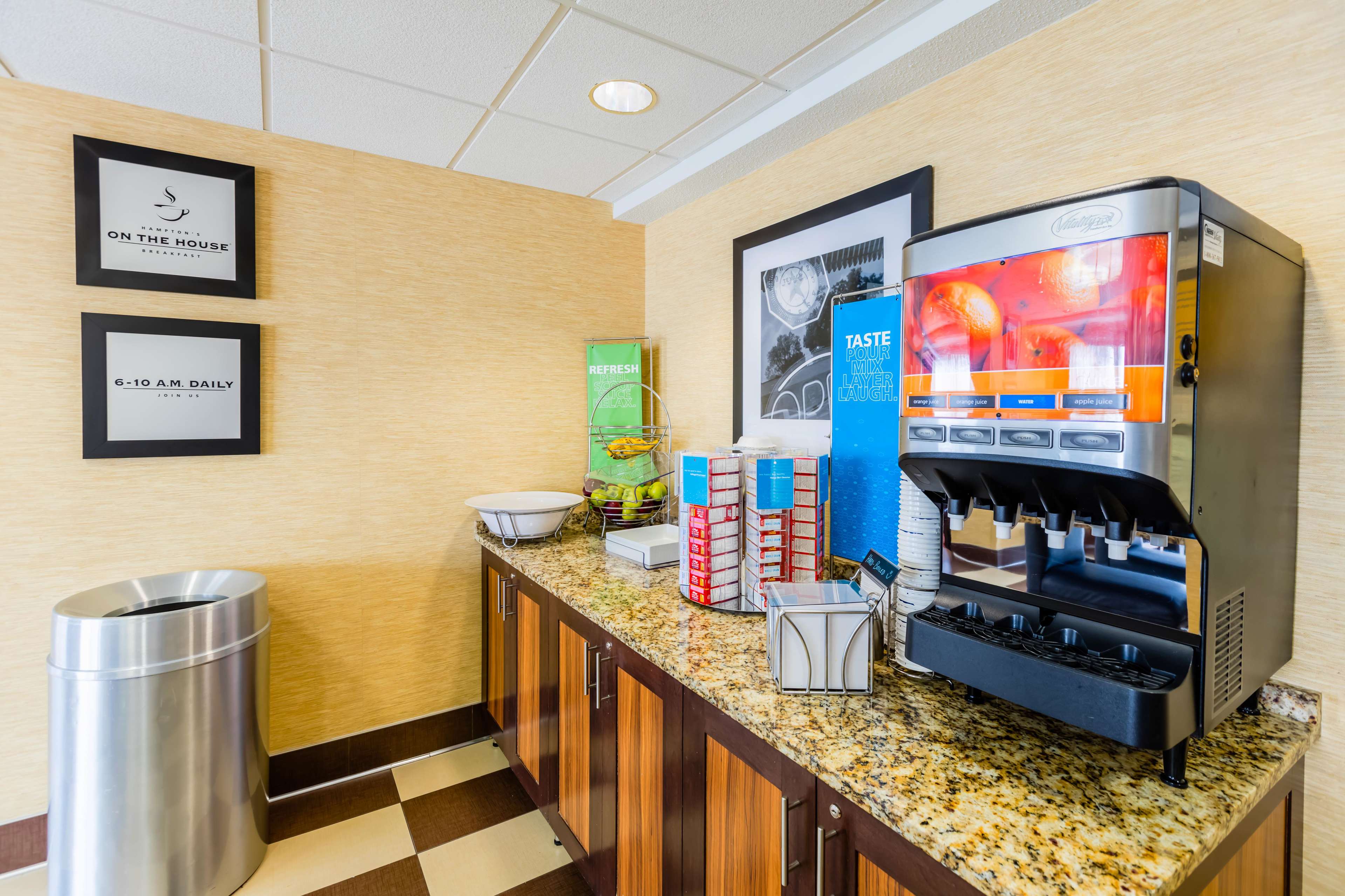 Hampton Inn St. Louis/St. Charles Photo