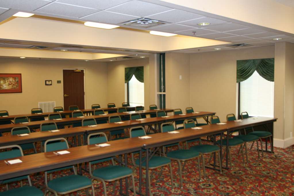 Hampton Inn Hillsville Image