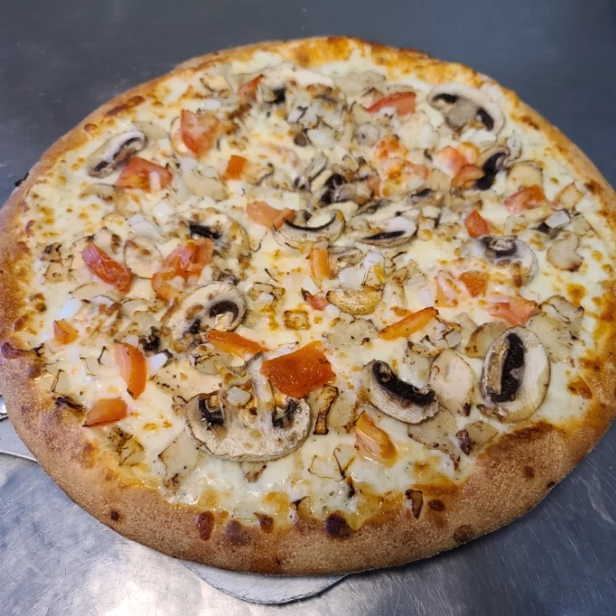 Chicken & Garlic Pizza