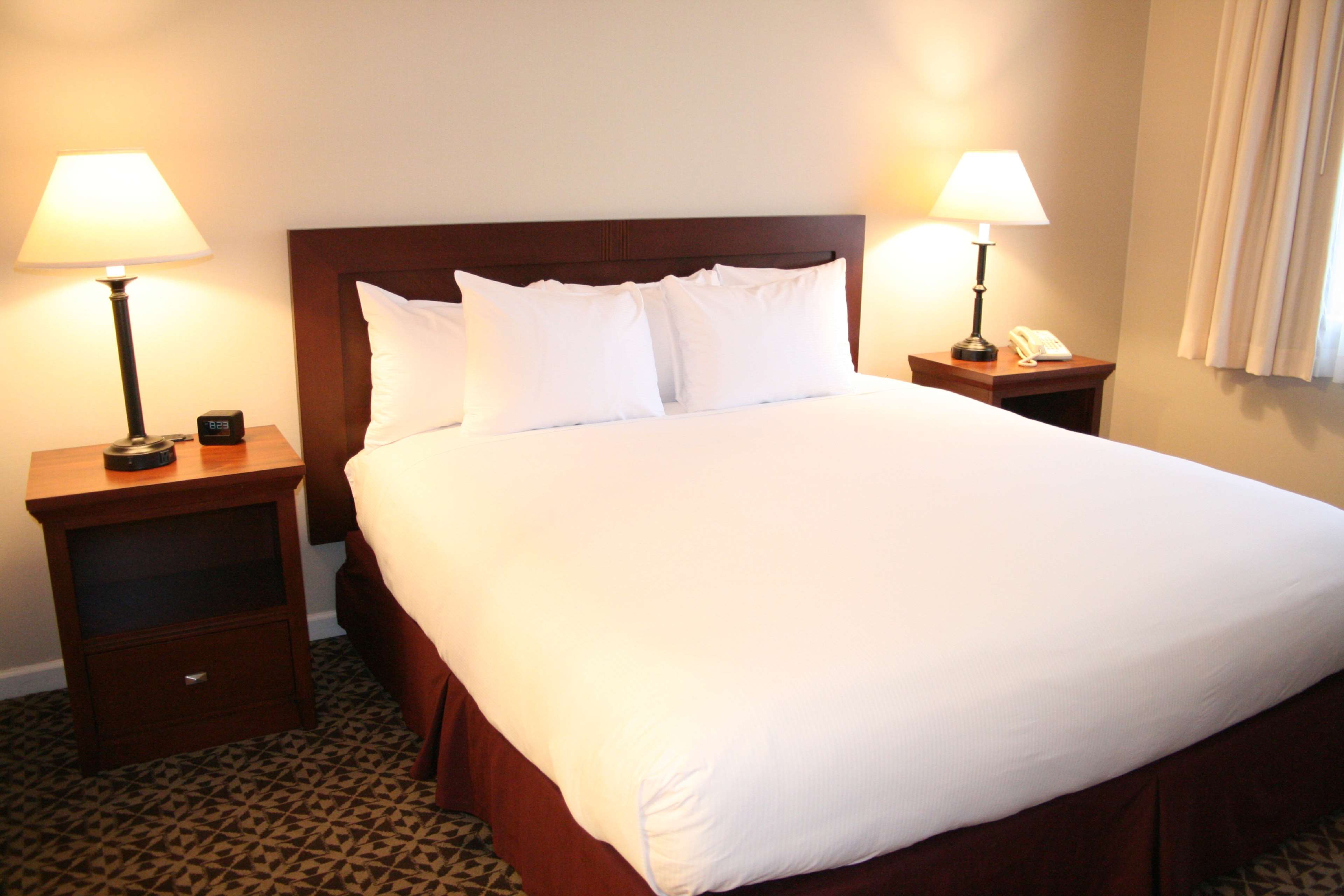 DoubleTree Suites by Hilton Hotel Mt. Laurel Photo