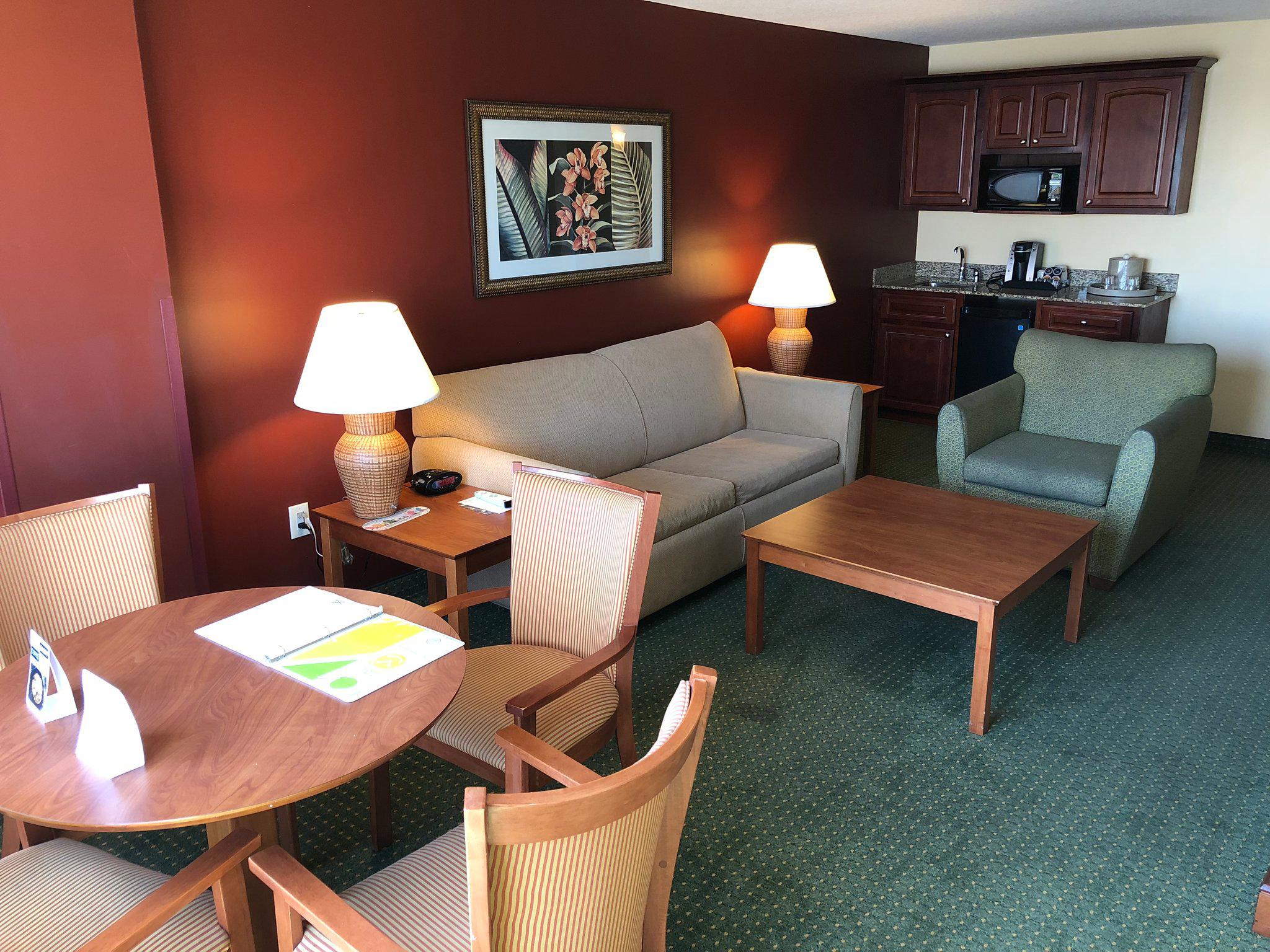 Holiday Inn & Suites Clearwater Beach Photo