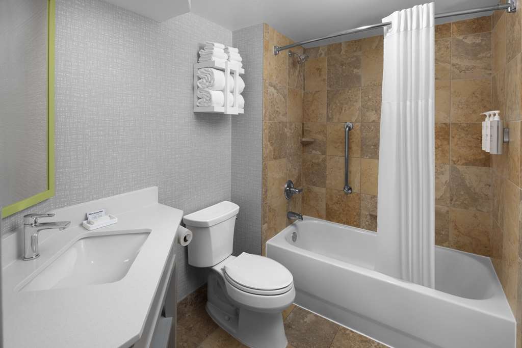 Hampton Inn Cleveland-Downtown Image