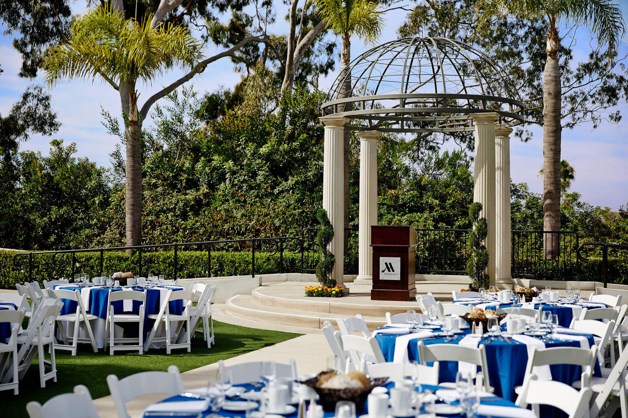 Newport Beach Marriott Hotel & Spa Photo