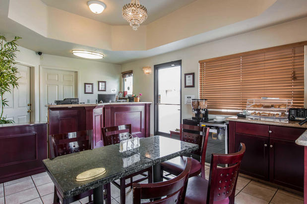 Images Rodeway Inn Beaumont I-10