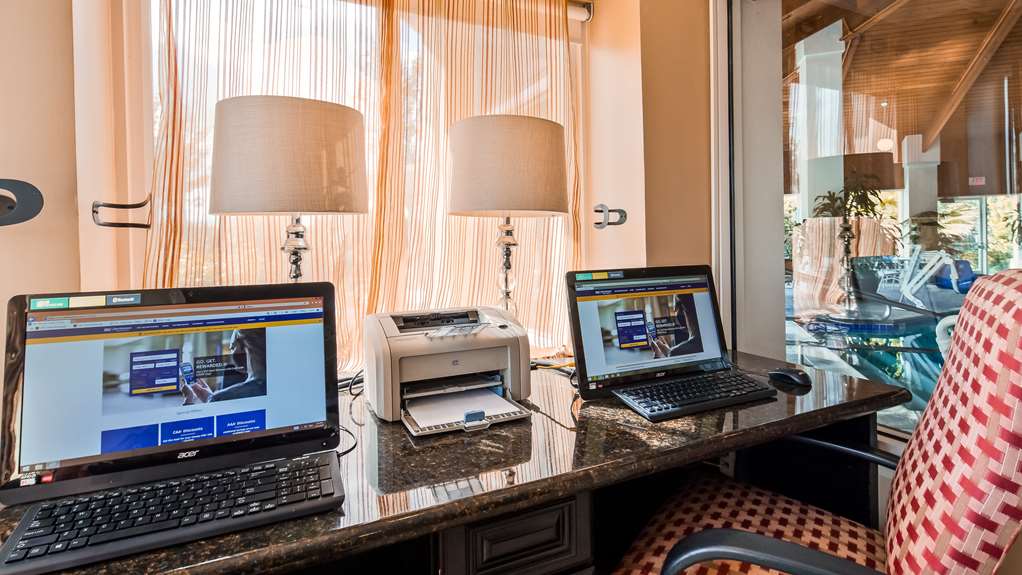 Best Western Plus Corning Inn Image