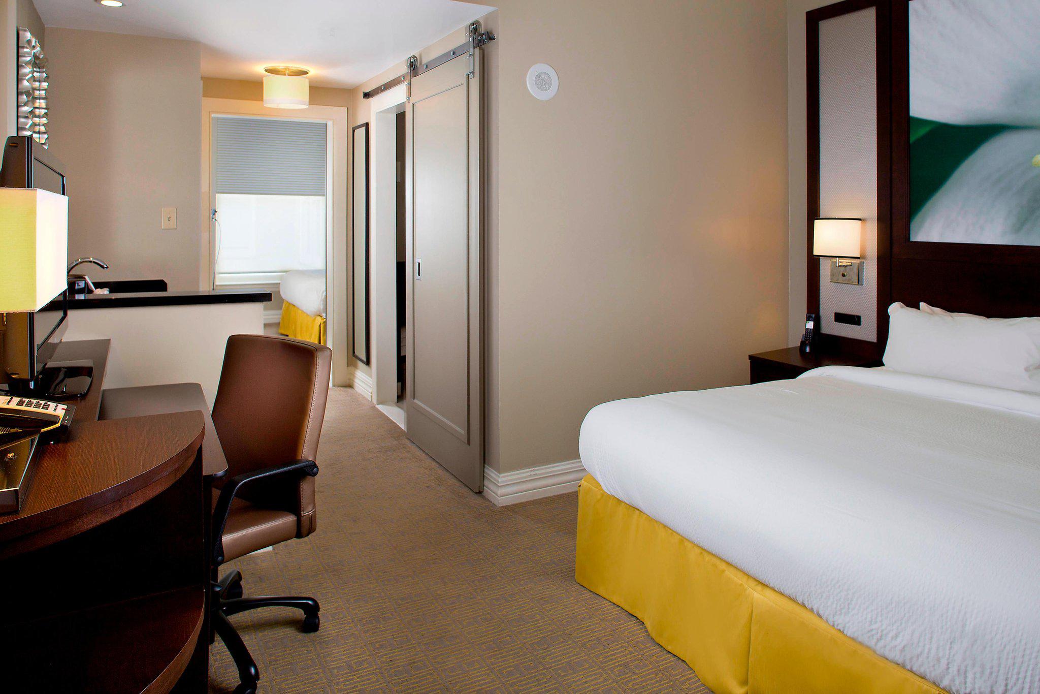 Courtyard by Marriott New Orleans French Quarter/Iberville Photo