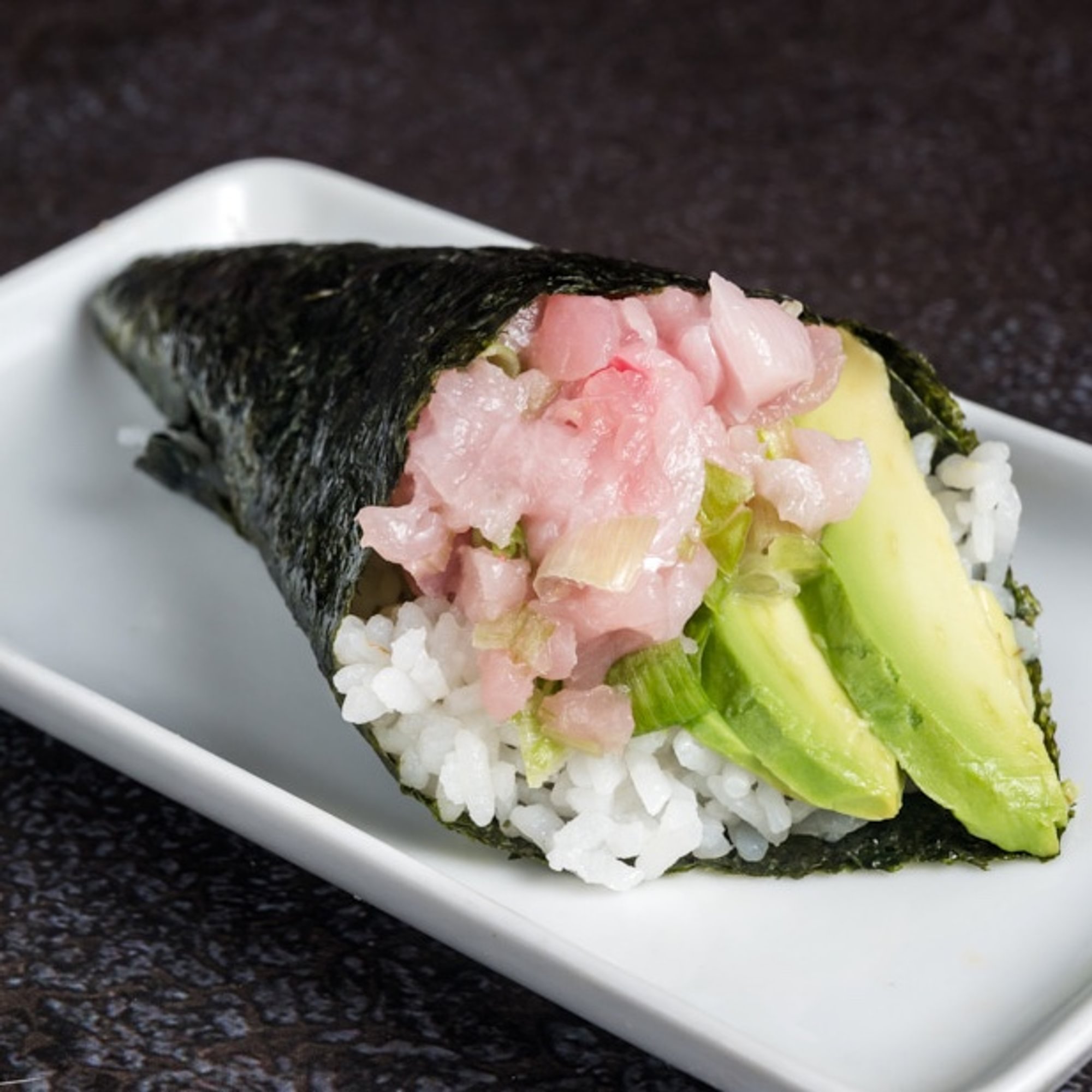 Hamachi Handroll