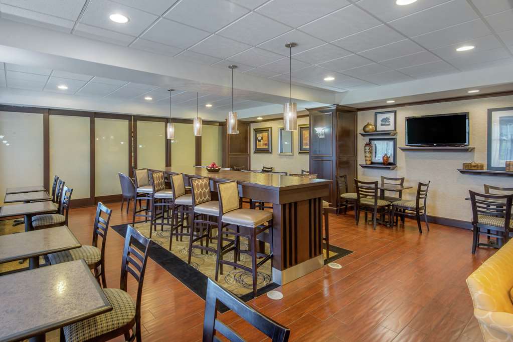 Hampton Inn Meadville Image