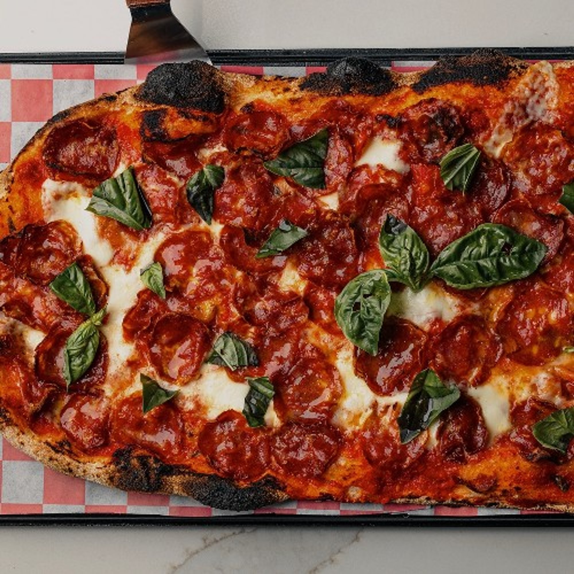 Diavolo Pizza (1 Ft. Pala)