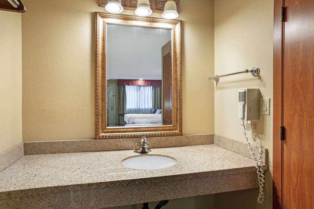 Best Western Shadow Inn Image