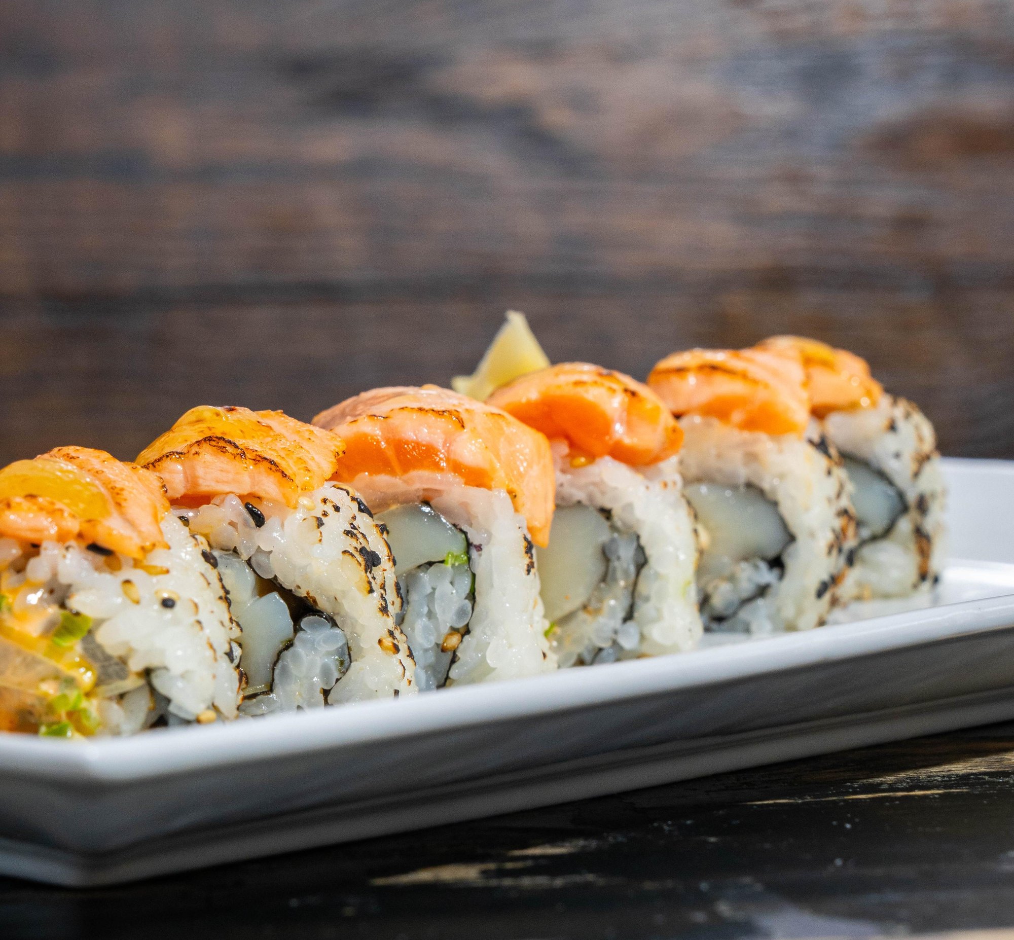 Spicy Scallop & Salmon Roll