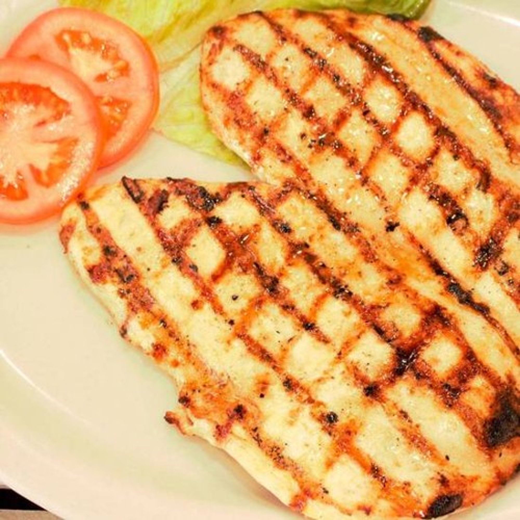 Grilled Chicken Breast / Pechuga De Pollo a La Parrilla