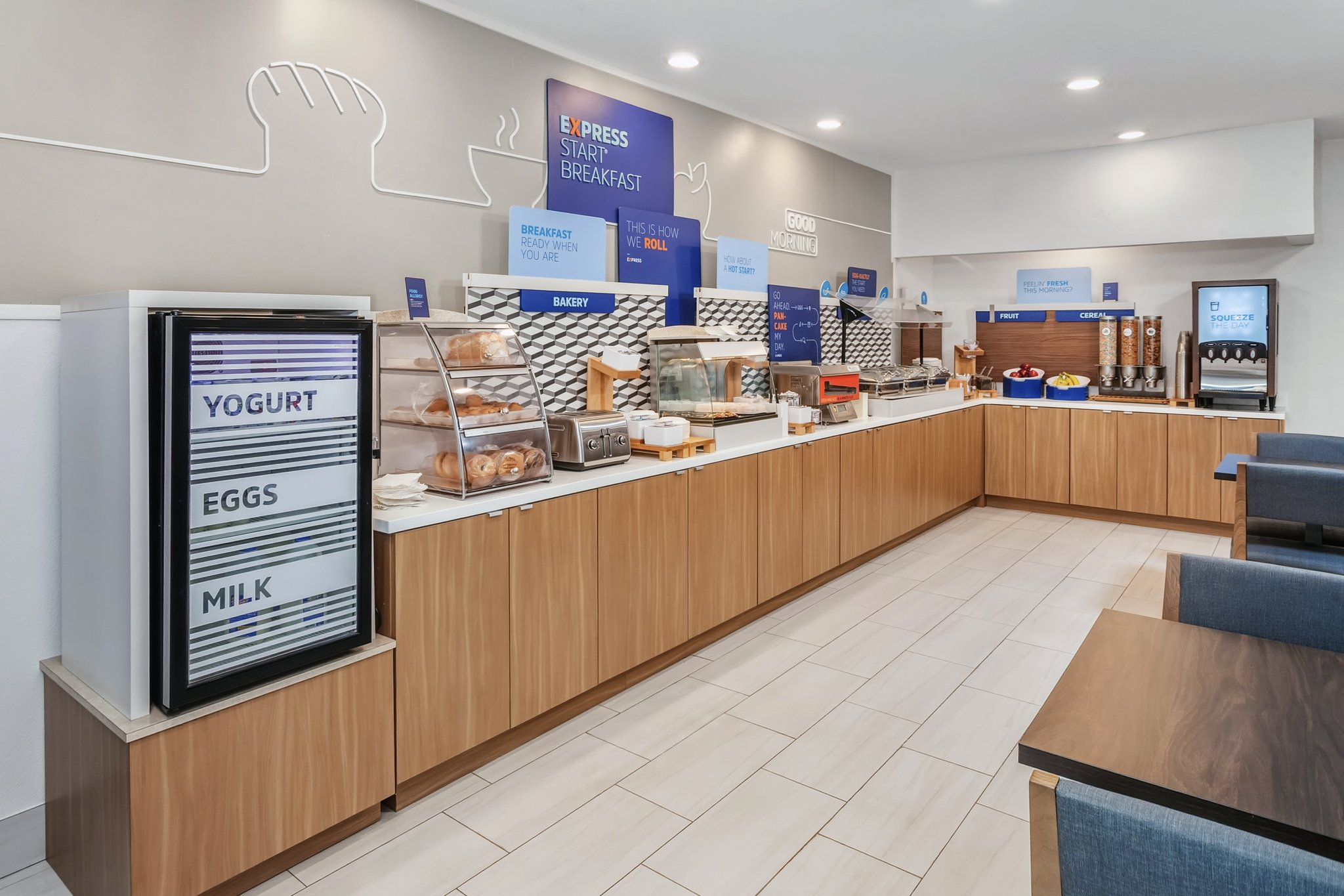 Holiday Inn Express & Suites Bloomington - Normal by IHG Image