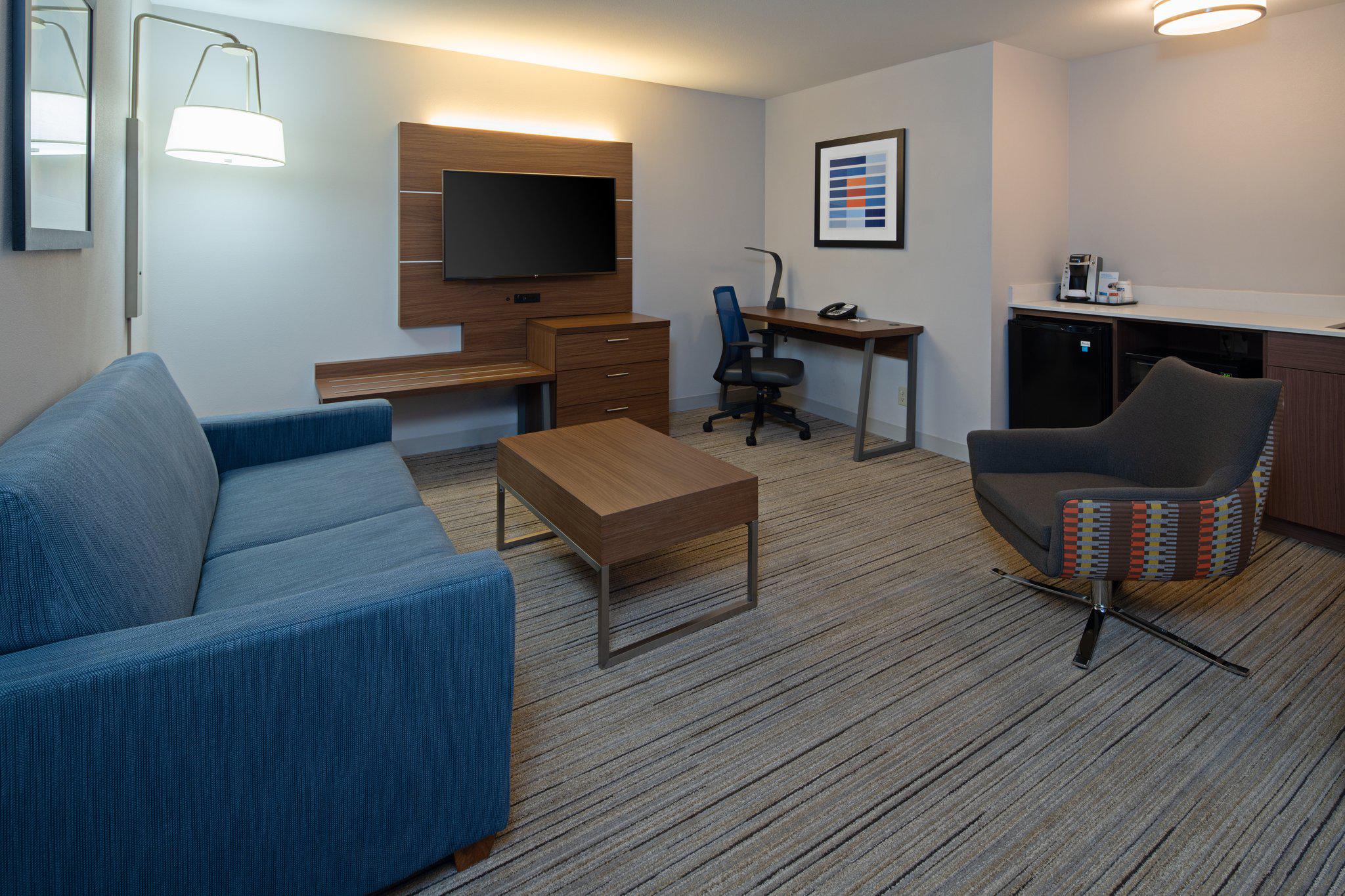 Holiday Inn Express & Suites Seattle-Sea-Tac Airport Photo