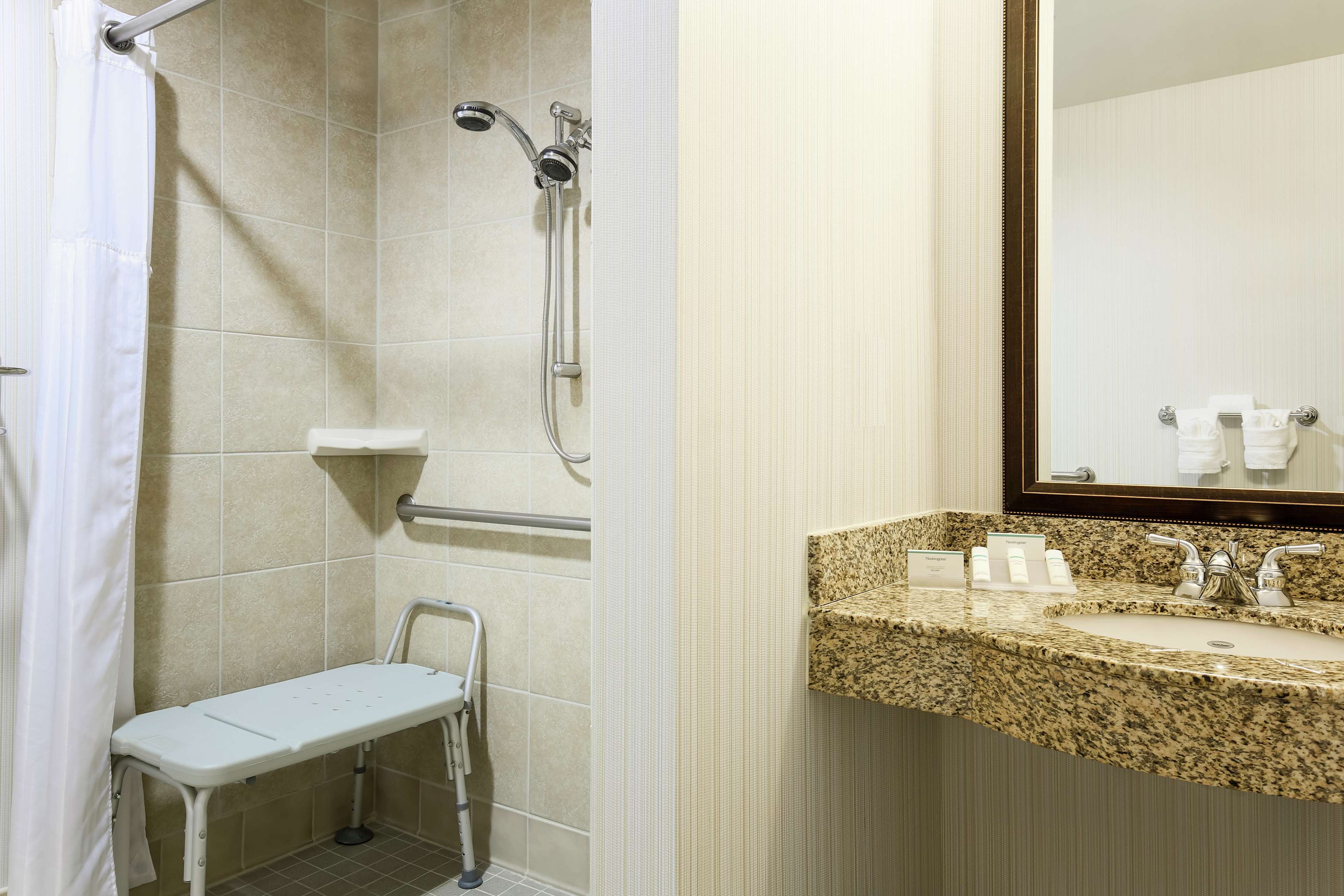 Hilton Garden Inn Dallas Lewisville Photo