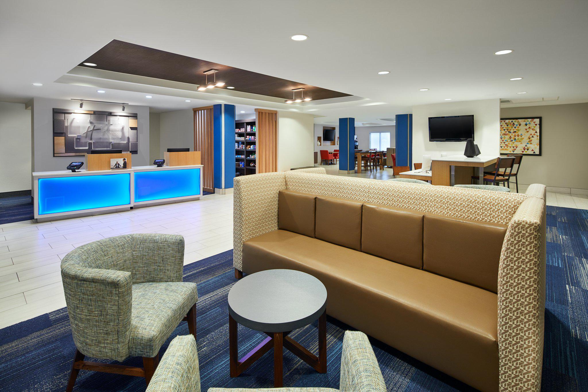 Holiday Inn Express & Suites Pensacola West-Navy Base Photo