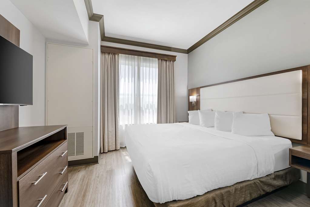 Best Western Plus First Coast Inn & Suites Image