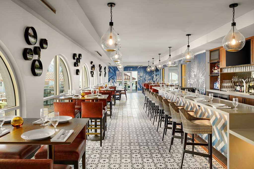 Hayes Mansion San Jose, Curio Collection by Hilton Image