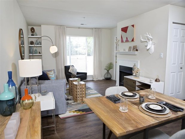 Images Ashford Green Apartments